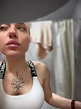 pinkstar  online show from October 31, 4:46 am