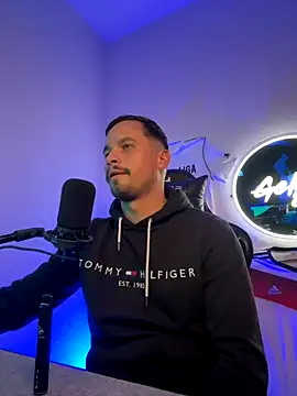 Jonkitzler1 online show from December 1, 5:07 pm