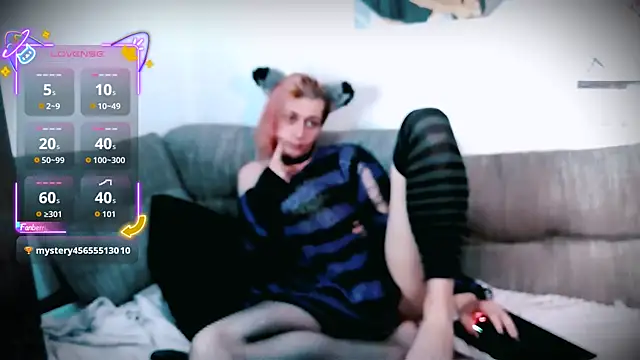 Littlepinkcat online show from October 16, 6:25 am