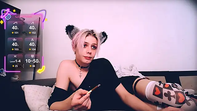 Littlepinkcat online show from June 8, 1:20 am