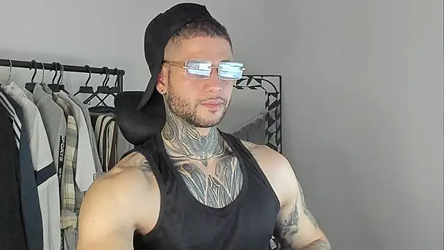  jamesleandros1 online show from November 11, 11:16 pm