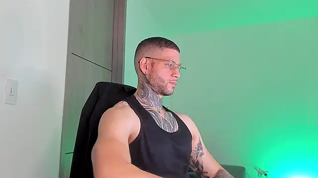  jamesleandros1 online show from March 28, 4:12 am