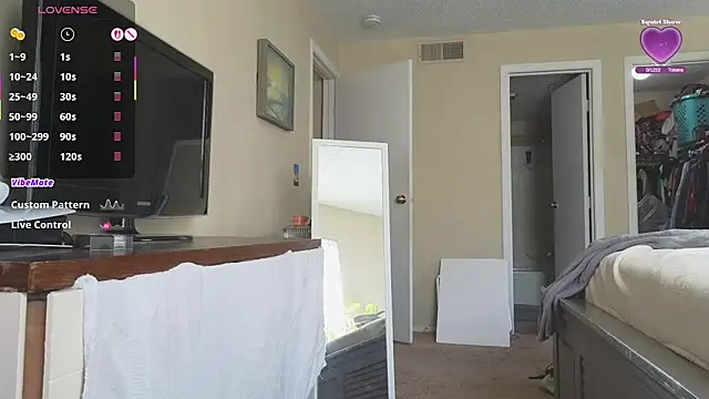 LoveSaraChristine online show from November 19, 6:52 pm