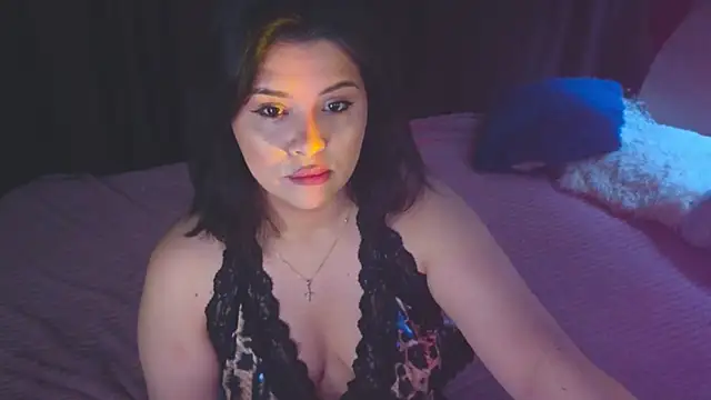 Snapshot of Malika_uAngel chatting on November 27, 10:01 pm Malika uAngel online show from November 27, 10:01 pm