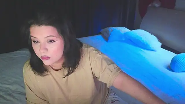 Snapshot of Malika_uAngel chatting on December 2, 9:43 pm Malika uAngel online show from December 2, 9:43 pm