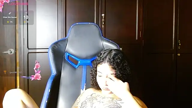 Snapshot of jaydensalvatore_ chatting on November 7, 10:21 pm jaydensalvatore online show from November 7, 10:21 pm