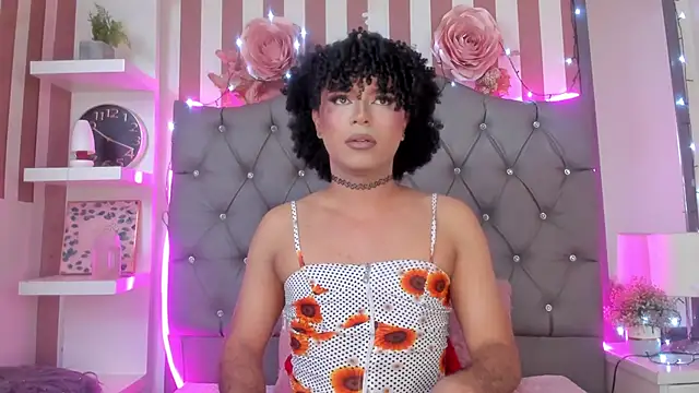 Snapshot of Star-Fire chatting on December 19, 9:33 pm Star-Fire online show from December 19, 9:33 pm