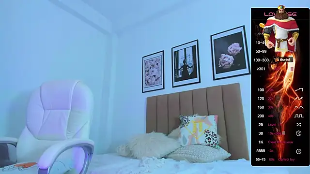 sofihill01 online show from January 18, 2:47 am