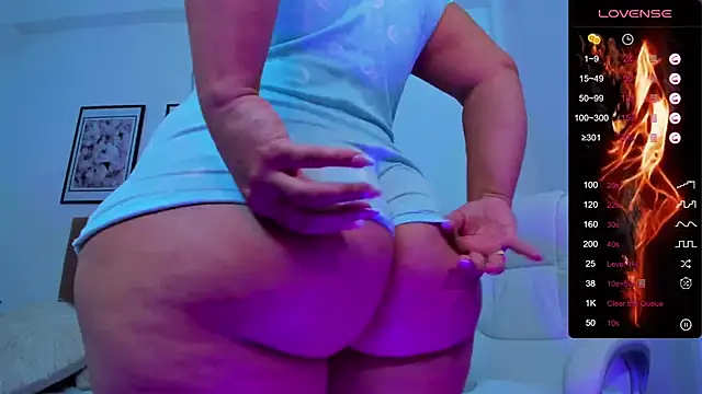 sofihill01 online show from February 27, 9:47 pm