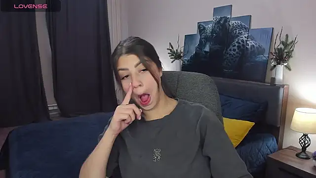 MaryMayson online show from April 2, 12:03 pm