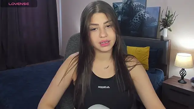 MaryMayson online show from April 12, 11:15 am