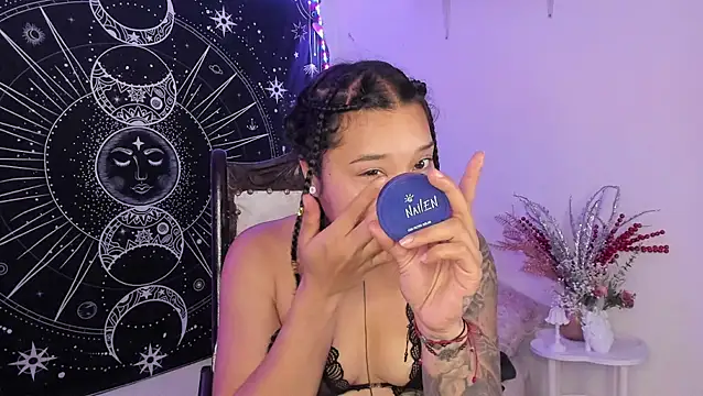 Eva Lee  online show from February 13, 8:54 am