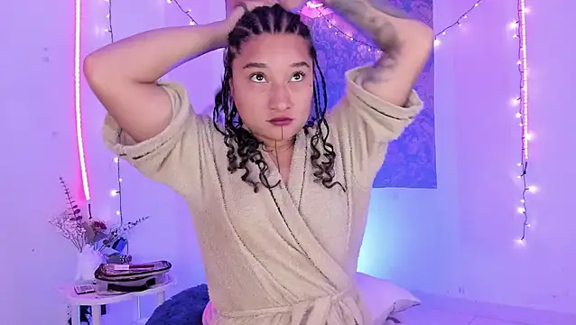 Eva Lee  online show from July 8, 10:31 am
