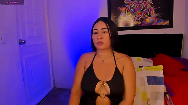 Perla kpop online show from April 16, 7:36 pm