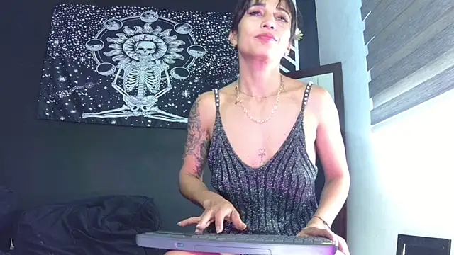 EvangelineCors online show from December 14, 6:34 pm