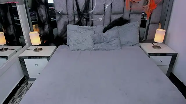 EMMAHILL1 online show from October 31, 11:55 am