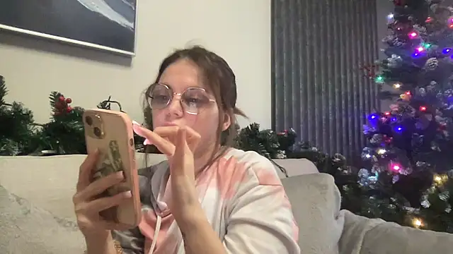 Snapshot of lovebellagrey chatting on January 16, 1:14 pm lovebellagrey online show from January 16, 1:14 pm