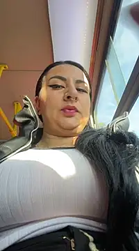 Abril Luv online show from February 19, 12:22 pm