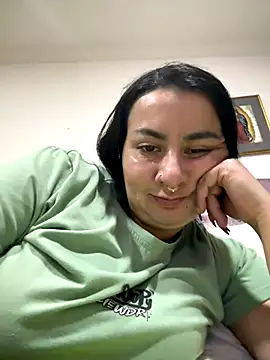 Abril Luv online show from December 17, 1:22 am