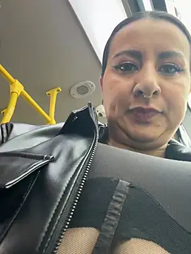 Abril Luv online show from February 13, 12:23 pm