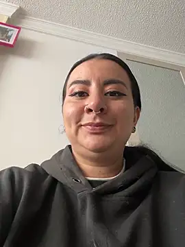 Abril Luv online show from March 25, 1:50 pm