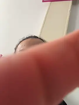 Abril Luv online show from March 28, 2:05 pm