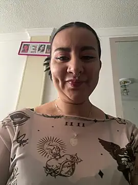 Abril Luv online show from May 25, 1:06 pm