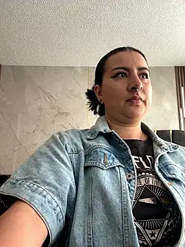 Snapshot of Abril_Luv chatting on June 9, 1:45 pm Abril Luv online show from June 9, 1:45 pm