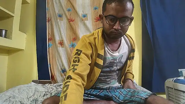 Snapshot of Cute_boy2000 chatting on December 9, 12:56 am Cute boy2000 online show from December 9, 12:56 am