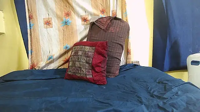 Snapshot of Cute_boy2000 chatting on February 3, 12:36 am Cute boy2000 online show from February 3, 12:36 am