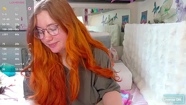 FluffyRainbowKity online show from May 17, 8:12 am