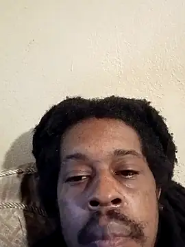 Snapshot of biggdick10 chatting on March 2, 2:47 am biggdick10 online show from March 2, 2:47 am