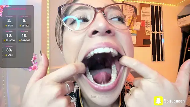 Spit queen online show from May 20, 1:28 pm