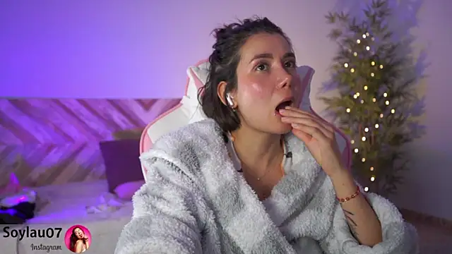 imjess01 online show from December 6, 2:35 am