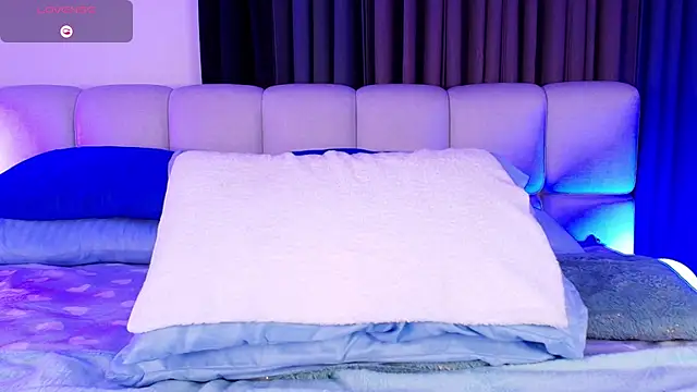 sweetieluna01 online show from January 9, 8:54 pm