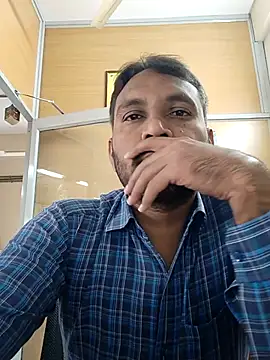 Snapshot of adicma123 chatting on February 5, 3:44 am adicma123 online show from February 5, 3:44 am