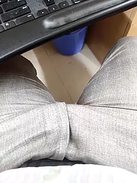 Snapshot of adicma123 chatting on February 24, 8:12 am adicma123 online show from February 24, 8:12 am