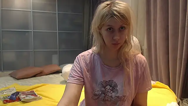 KyliePag online show from February 16, 6:21 am