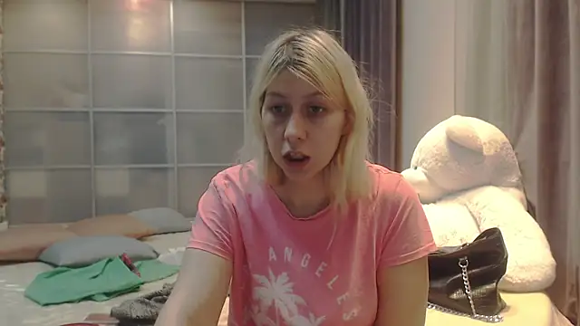 KyliePag online show from February 28, 7:15 am