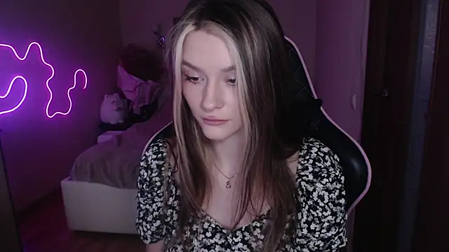 jeann elsaa online show from February 1, 6:54 am