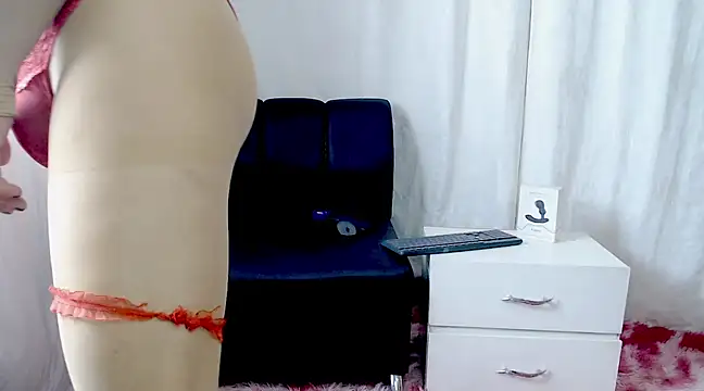 Astrid  V  online show from February 18, 4:05 pm