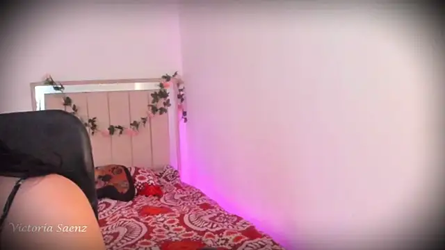 Snapshot of victoriaasaenz_ chatting on February 7, 12:58 am victoriaasaenz online show from February 7, 12:58 am