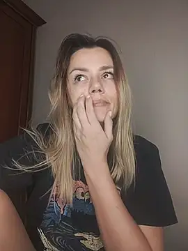 KrissSexi online show from November 28, 5:15 pm