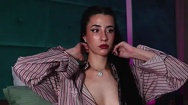 AmeliaJune online show from June 11, 10:30 pm