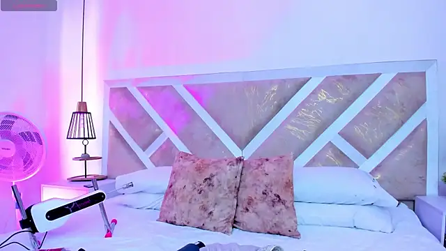 ZiaCalifa online show from February 21, 12:17 pm