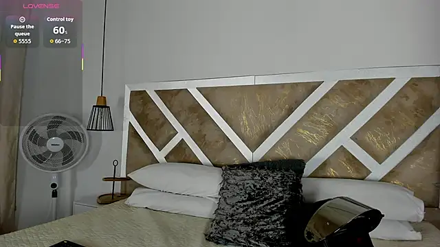 ZiaCalifa online show from March 13, 11:28 am