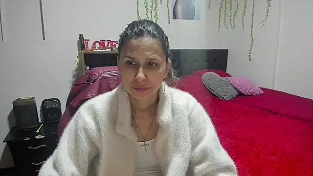 lauren ashlee online show from January 8, 2:52 pm