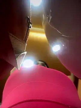 Insane Issa online show from December 6, 1:33 pm