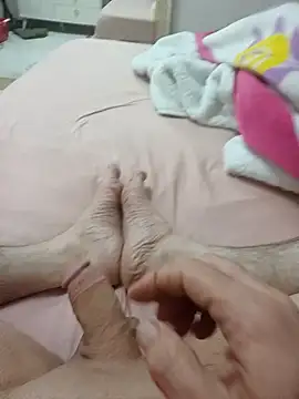 Hardapple01 online show from March 19, 8:00 pm