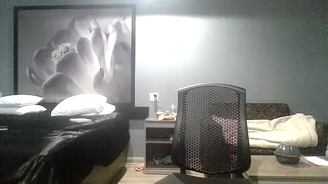 SlimBeenBadd1981 online show from May 7, 4:51 am